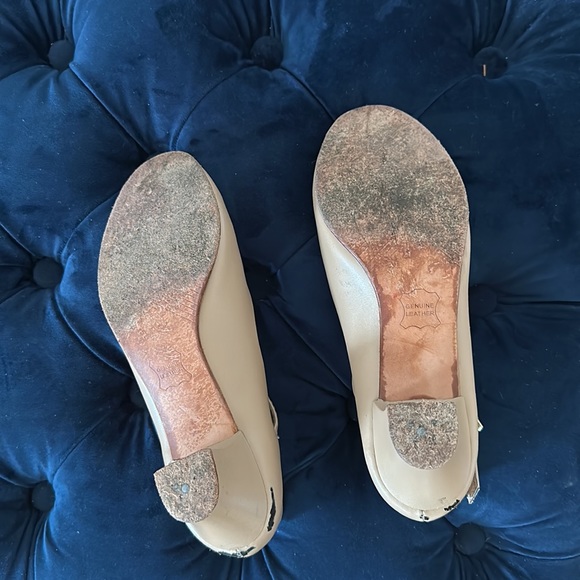 Capezio's Jr. Footlight shoe Size: 5.5 Caramel - Picture 8 of 10